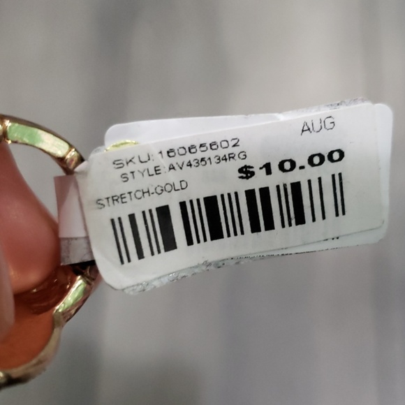 NEW!!BEAUTIFUL RING!!! - Picture 4 of 4